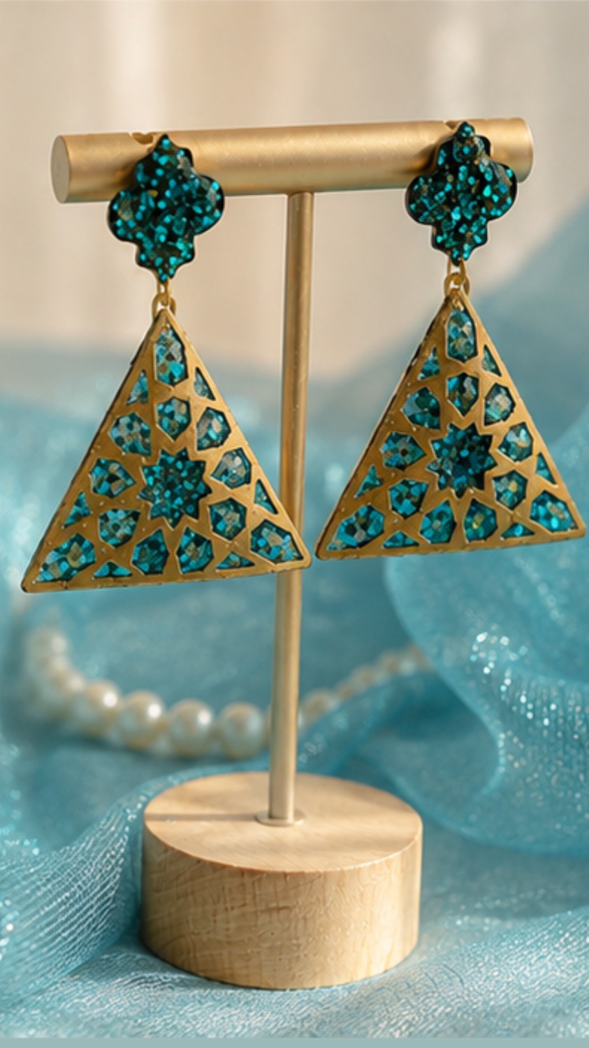گوشواره رزینی دست‌ساز طرح سنتی